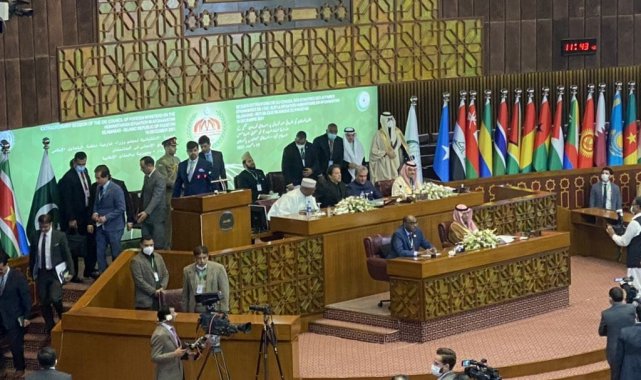 Bakan Çavuşoğlu: &quot;Afgan kardeşlerimizle dayanışmamız bizim için ahlaki bir sorumluluk ve dini bir görevdir&quot;