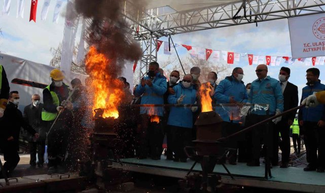Bakan Karaismailoğlu: "Gelecek nesillerimiz bugün bizim yaptıklarımızı konuşacak ve gurur duyacaklar"