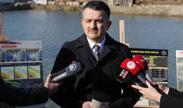 Bakan Pakdemirli: "Efes Antik Kenti 2022'de denizle buluşacak"