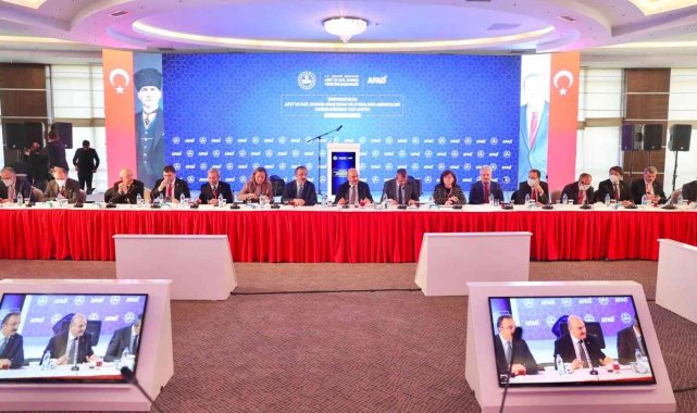 Bakan Soylu: "Angelina Jolie fotoğrafıyla göç meselesini çözmeye çalıştılar"