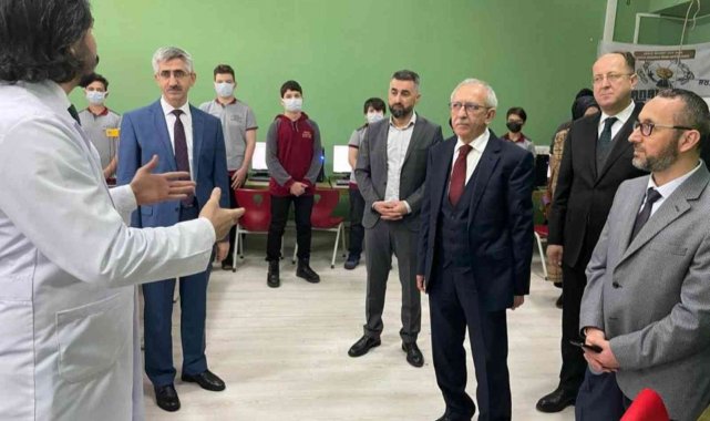 Bakan Yardımcısı ve Genel Müdür'den okul ziyareti