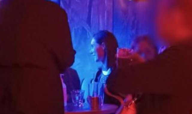 Bakanın pozitif çıktığı gün Finlandiya Başbakanı&#039;nın gece kulübünde eğlenmesi tepki çekti