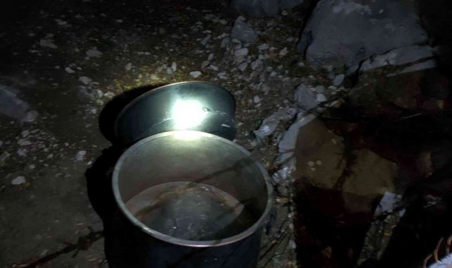 Bakır eşya hırsızları jandarmaya yakalandı