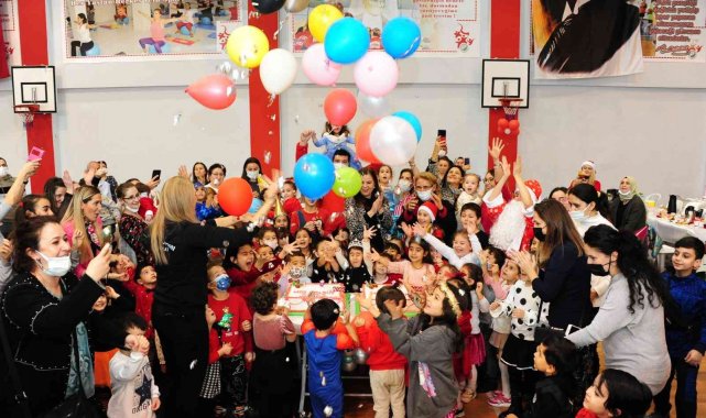 Balçovalı miniklere yeni yıl eğlencesi