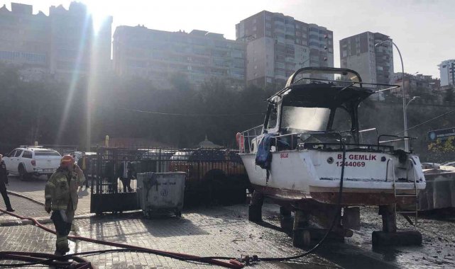 Balıkçı barınağına çekilen tekne yandı