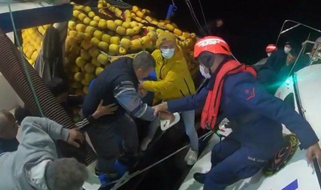 Balıkçı teknesinde rahatsızlanan vatandaşın yardımına sahil güvenlik ekipleri yetişti