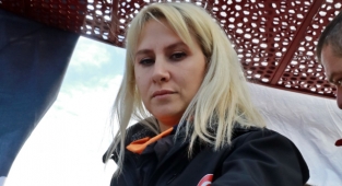 Balıkçılar, balon balığını yakalamak için yarıştı.