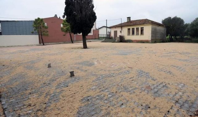 Bandırma Belediyesi İlçenin her yerinde çalışıyor