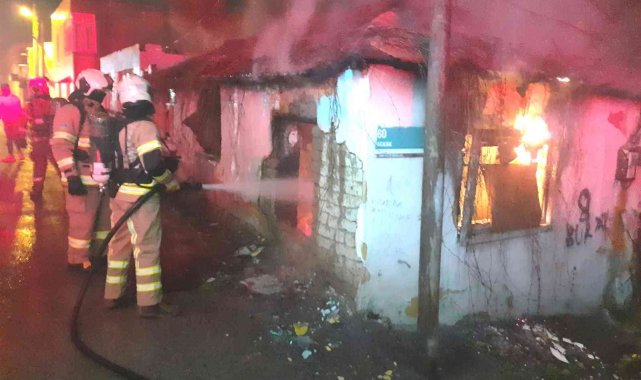 Bandırma' da yalnız yaşayan vatandaşı yangında itfaiye kurtardı