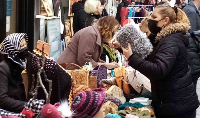 Bandırma'da El Emeği Yılbaşı Alış veriş günleri başladı.