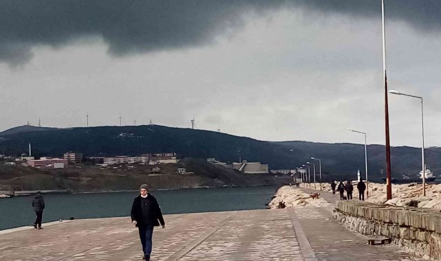 Bandırma'yı kara bulutlar sardı