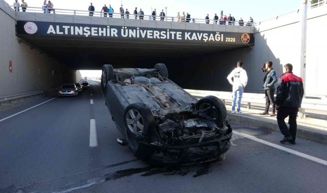 Bariyerlere çarpan araç takla attı: 1 yaralı