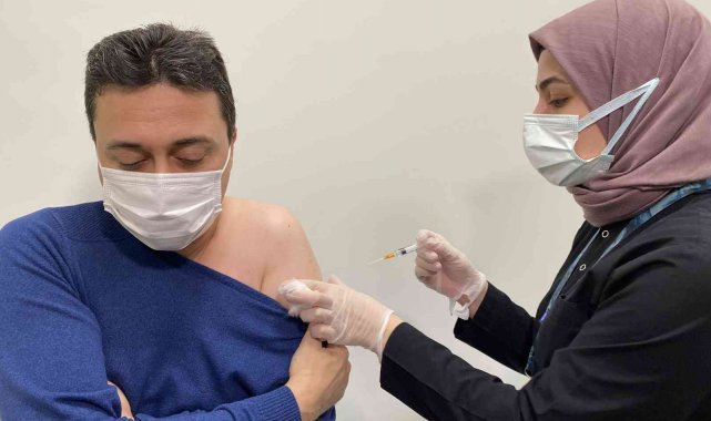 Başakşehir Çam ve Sakura'da yerli aşı Turkovac ile aşılama başladı