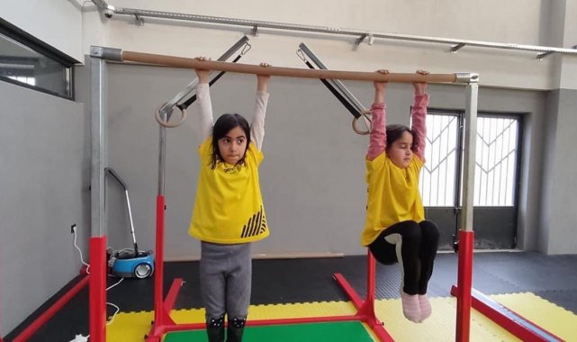 Başiskele'de ücretsiz kış spor okulları sürüyor