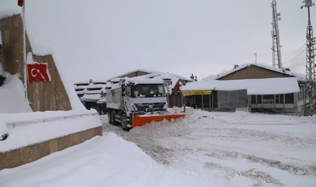 Başkale'de 43 yerleşim yerinin yolu ulaşıma kapandı