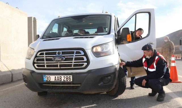 Başkale&#039;de kış lastiği uygulaması