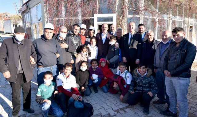 Başkan Altay Çeltik ve Yunak'ın mahallerinde vatandaşlarla buluştu