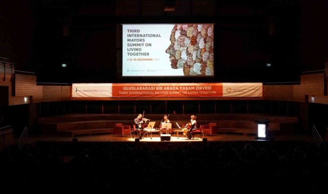 Başkan Aras, Bir Arada Yaşam Zirvesi'ne katıldı