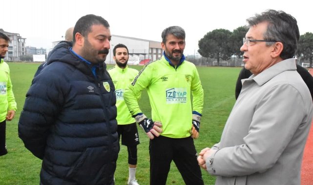 Başkan Arslan 1966 Edremitspor Futbol Takımını ziyaret etti