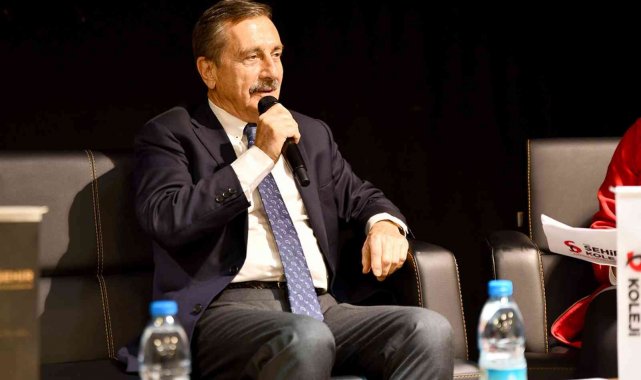 Başkan Ataç tecrübelerini gençlere aktardı