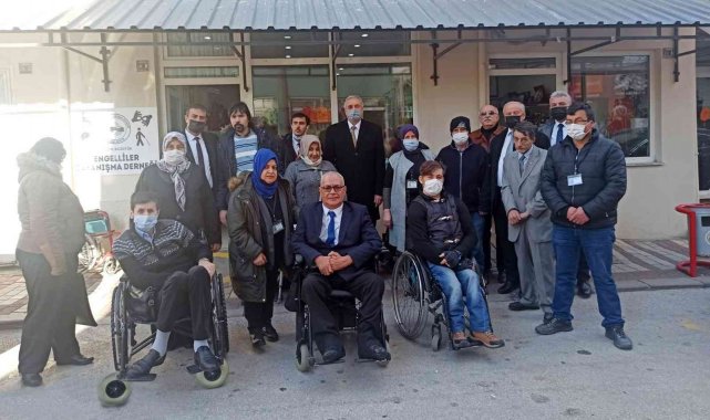Başkan Bakkalcıoğlu Engelliler Derneğini ziyaret etti