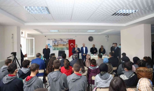 Başkan Beyazgül, öğrencilerle bir araya geldi