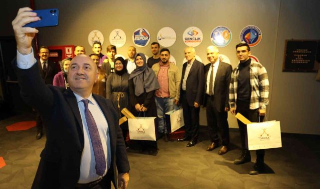 Başkan Bıyık: "Ülkemizi geleceğe siz taşıyacaksınız"