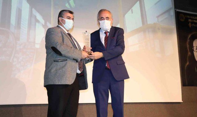 Başkan Büyükkılıç, 'Pandemi Ödülleri'nde ödül aldı