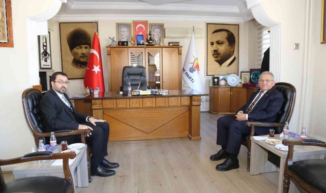 Başkan Büyükkılıç Niğde&#039;de temaslarda bulundu