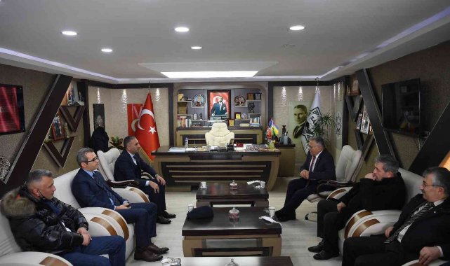 Başkan Büyükkılıç Sarız&#039;da muhtarlarla buluştu