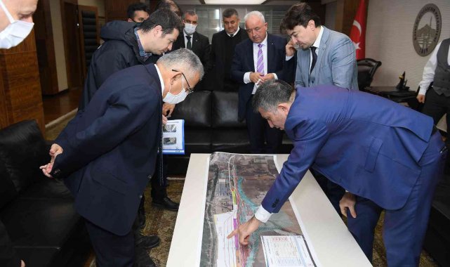 Başkan Büyükkılıç; TCDD Genel Müdürü Akbaş'ı ağırladı