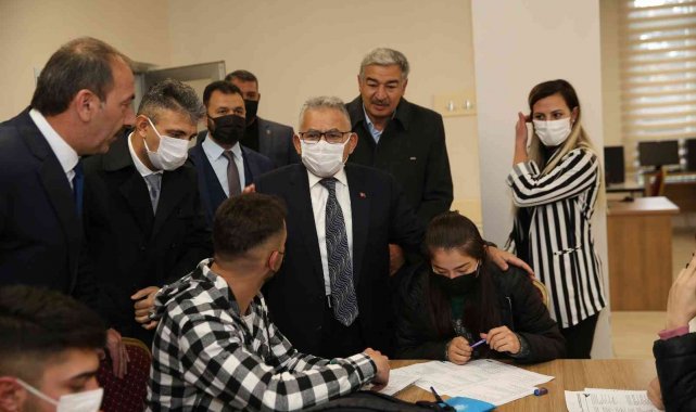 Başkan Büyükkılıç'tan Tomarza'da muhtarlarla istişare toplantısı