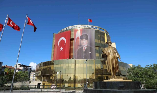 Başkan Çerçioğlu, &quot;En düşük asgari ücreti 5 bin TL olarak belirledik&quot;