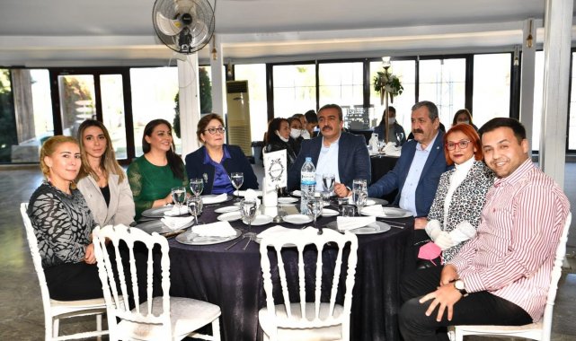 Başkan Çetin: "Cumhuriyete önce kadınlar sahip çıkmalı"