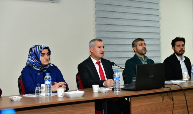 Başkan Çınar, partililere Yeşilyurt'u anlattı