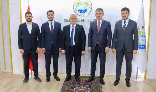 Başkan Çopuroğlu'ndan Yahyalı Belediyesi'ne ziyaret