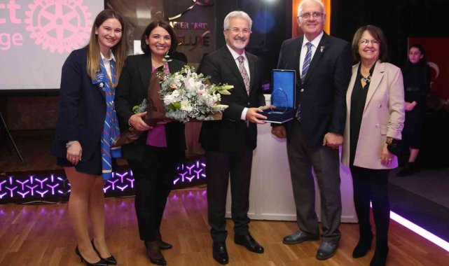 Başkan Erdem'e 'Vizyoner Başkan' ödülü