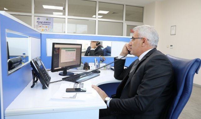 Başkan Güder, Çağrı Merkezi'nde telefonları cevapladı