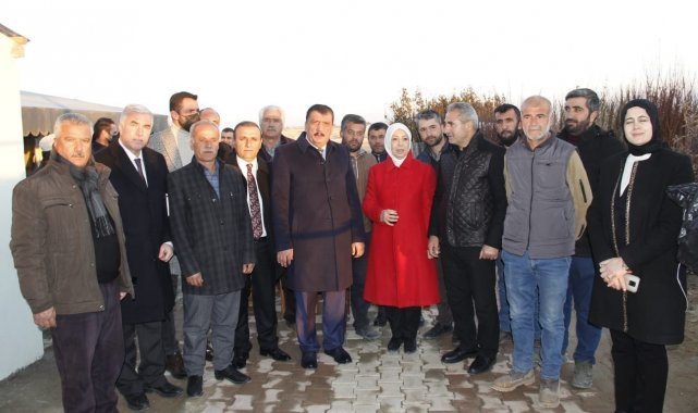 Başkan Gürkan ile AK Partililer, fidancılar esnaflarını ziyaret etti