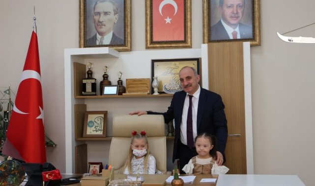 Başkan Kılıç, koltuğunu çocuklara bıraktı