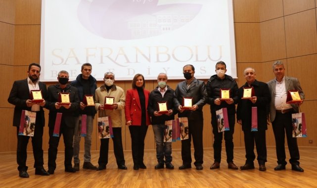 Başkan Köse'den emekli personellere teşekkür plaketi