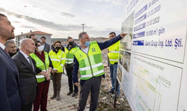 Başkan Soyer, Foça&#039;da yatırımları inceledi ve muhtarları dinledi