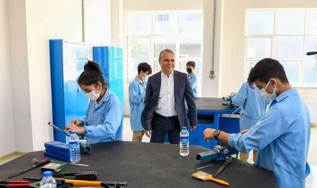 Başkan Uysal, Antalya OSB Teknik Koleji'nde