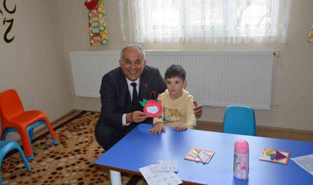 Başkan Yaman çocukların yaptığı etkinliğe eşlik etti