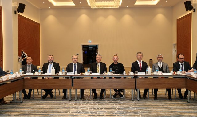 Başkan Yüce&#039;ye şehir otelcilerinden yılın spor turizmi ödülü