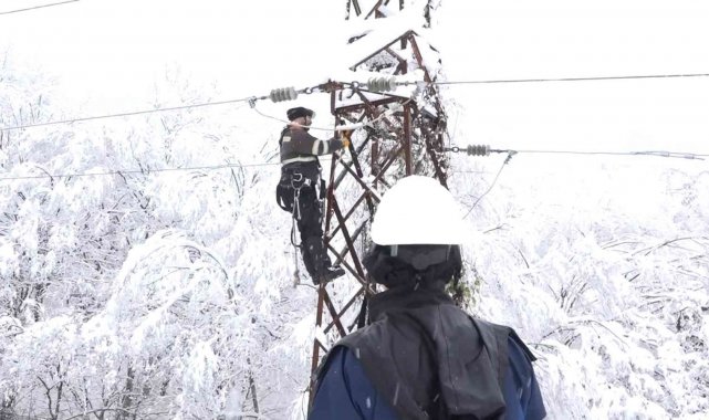 Başkent EDAŞ ekiplerinin zorlu kış nöbeti