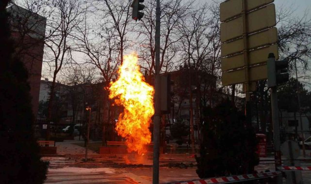 Başkent'te doğalgaz borusu patladı