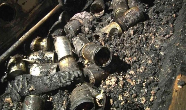 Başkentte sokak hayvanlarına ait barınak yandı