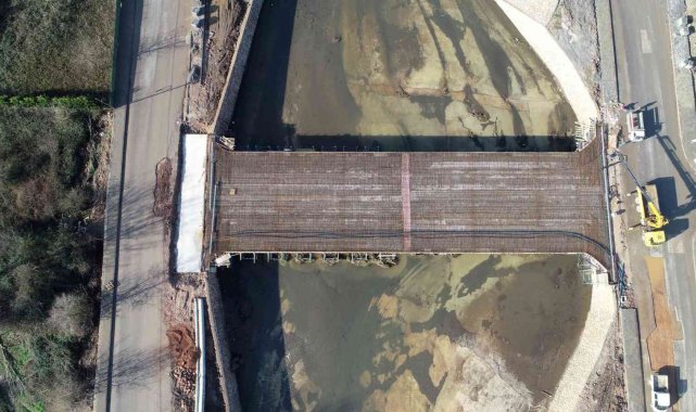 Başyiğit Caddesi&#039;nde üstyapı hızla ilerliyor