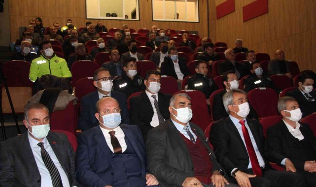 Batman İl Emniyet Müdürlüğü muhtarlarla sorumluluk alanı ve huzur toplantısı gerçekleştirdi